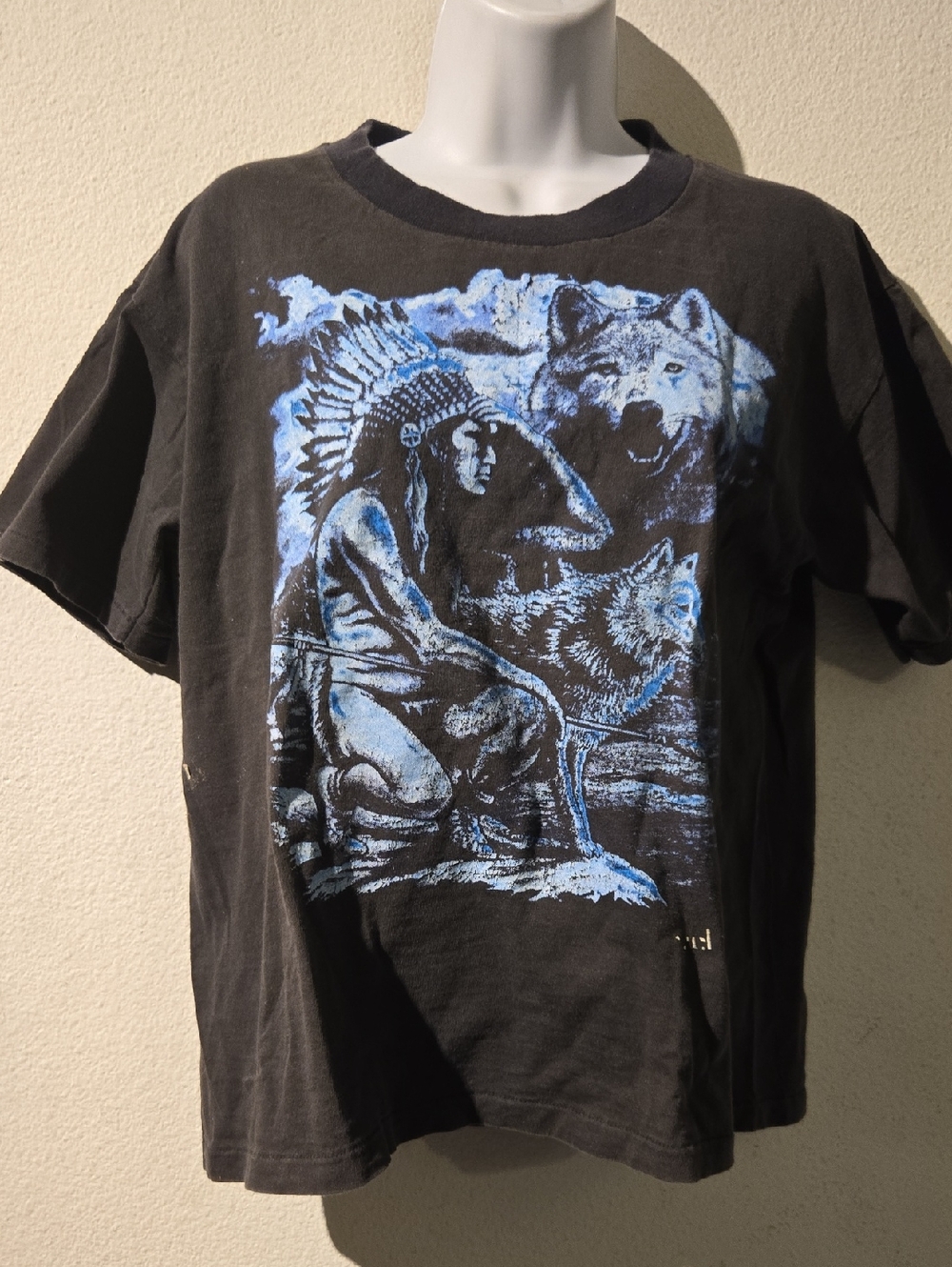 *C7MNS - VTG.  MED GRAPHIC OF INDIAN W/ WOLVE BY HIS SiDE T SHIRT, MADE IN USA